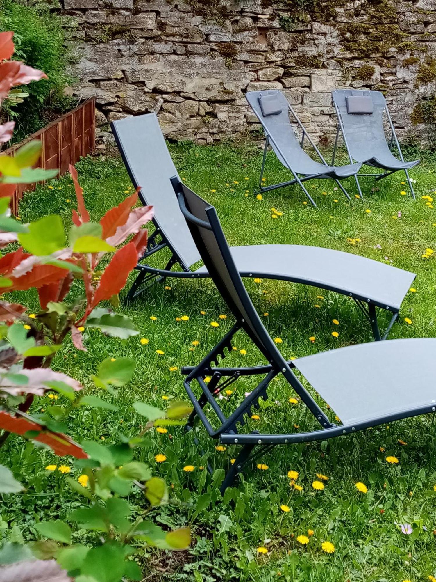 Gite Les 27 Roses Et Plus Châtel-Censoir Zewnętrze zdjęcie